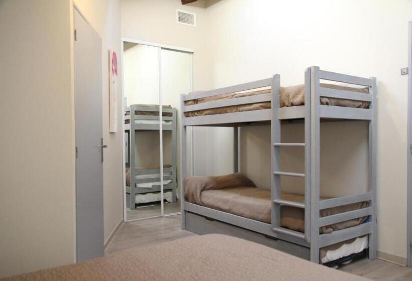 غرفة عائلية, Saint Germain