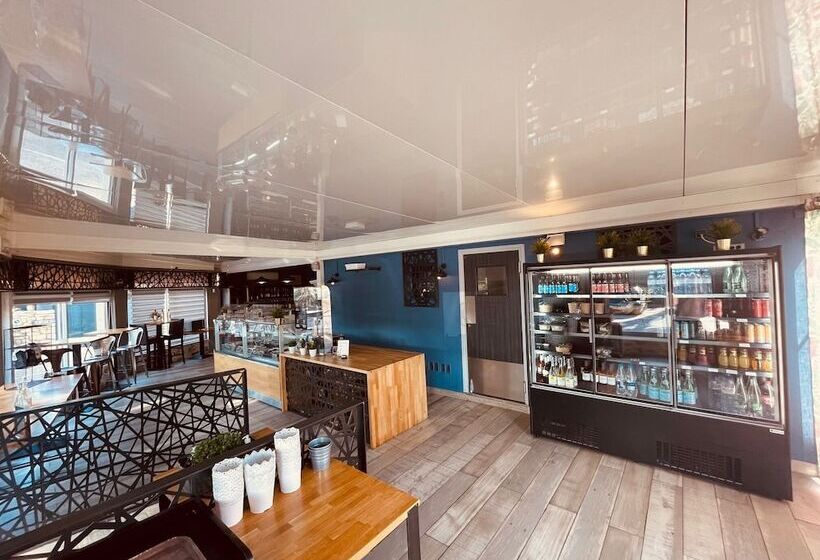 غرفة عائلية, Saint Germain