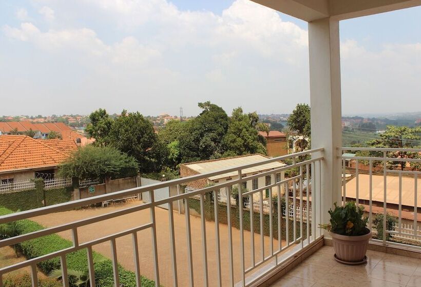 اتاق خانوادگی, Sky Hotel International