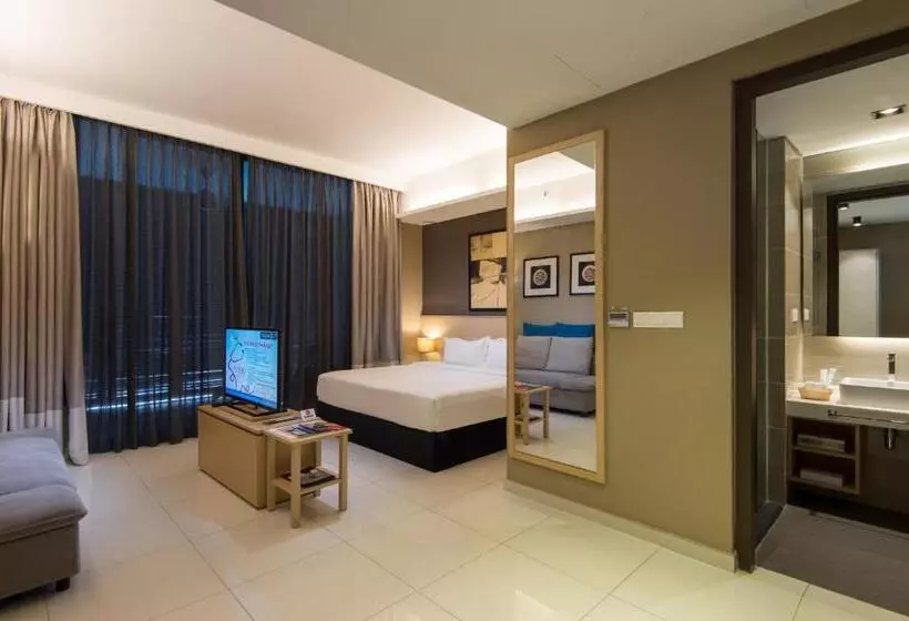 سوئیت با تخت بزرگ, The Pines Melaka