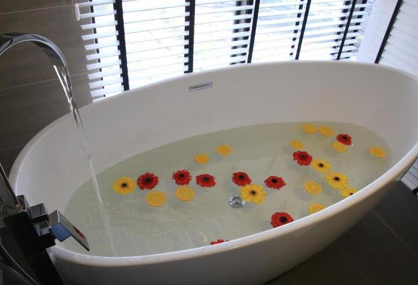 行政房间, The Pines Melaka