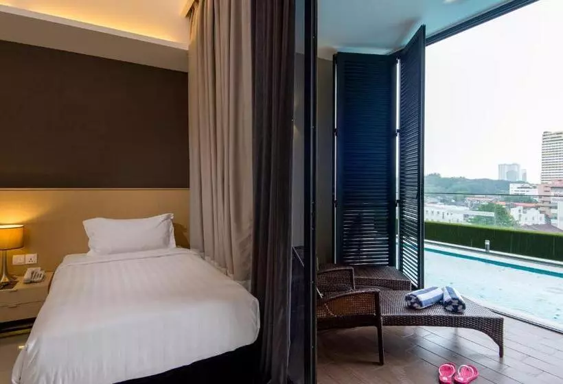 مجموعه ویستا شهر, The Pines Melaka