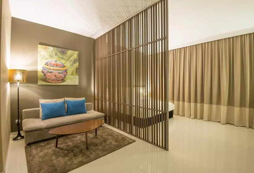 سوئیت جونیور با تخت بزرگ, The Pines Melaka