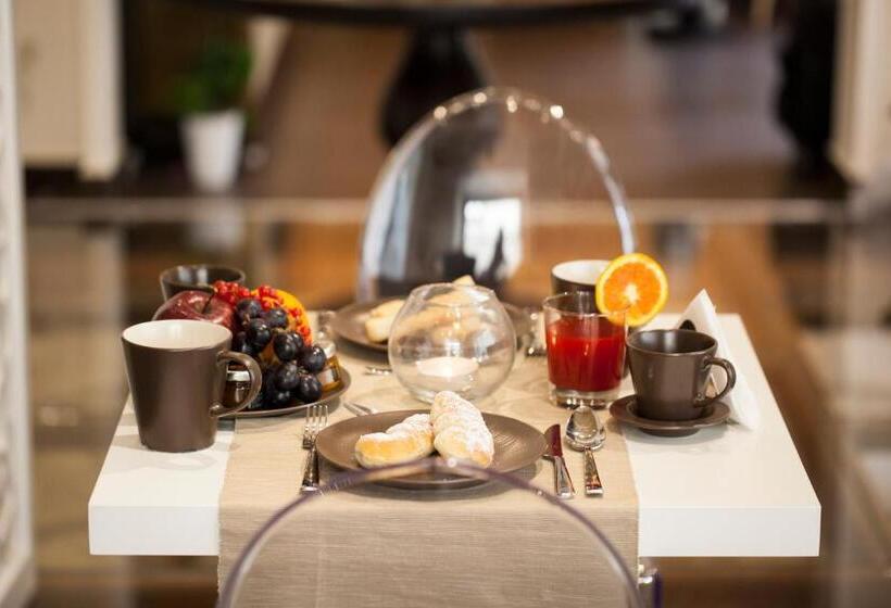 标准单人间, Trapani In