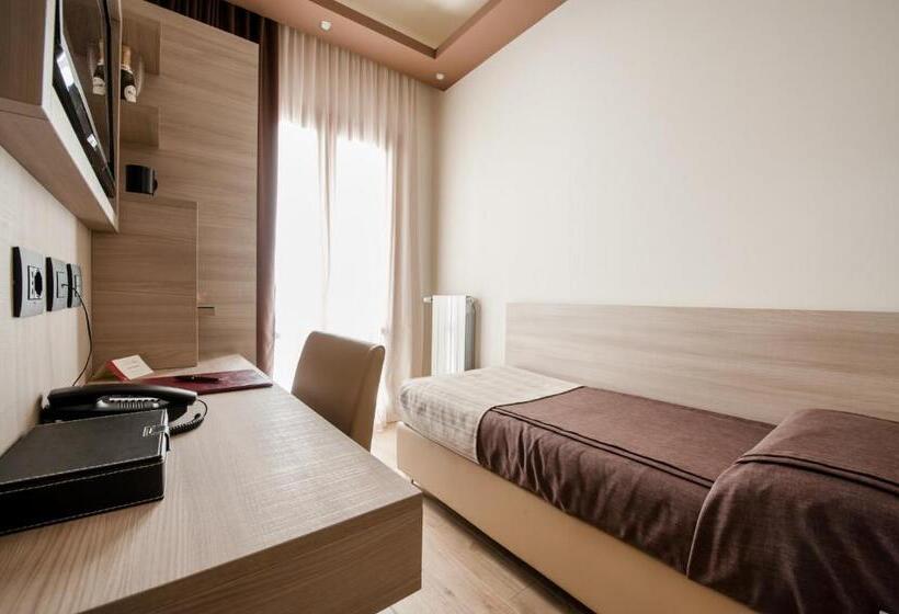 标准单人间, Trapani In