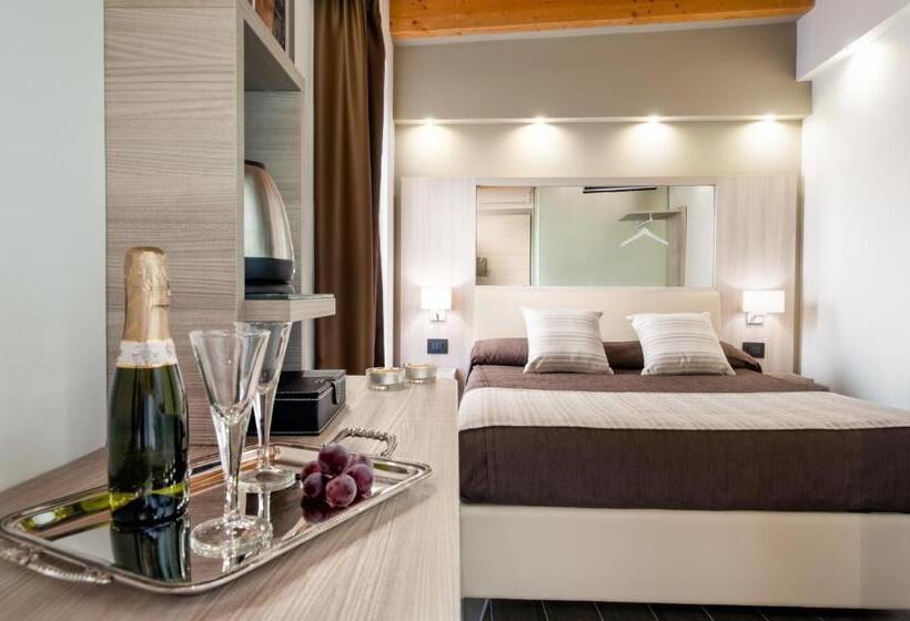 基本间, Trapani In