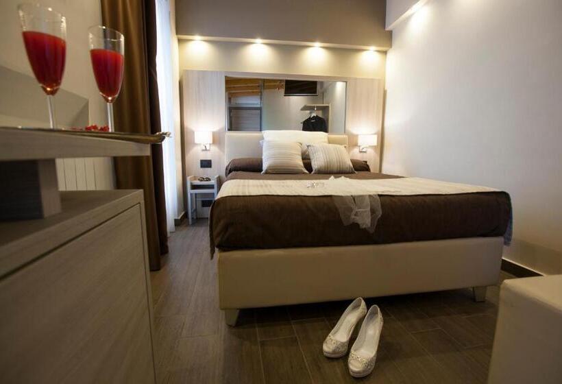 基本间, Trapani In