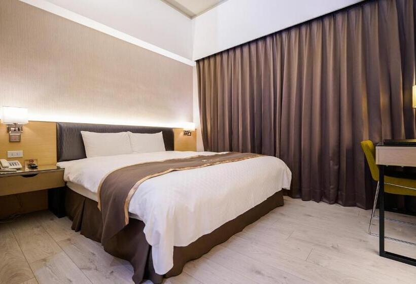 اتاق استاندارد, Tsun Huang