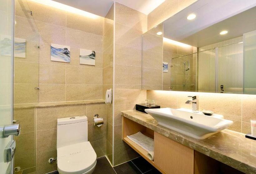 اتاق خانوادگی, Tsun Huang