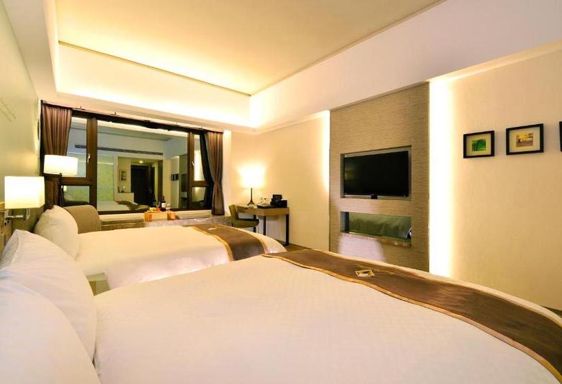 اتاق خانوادگی, Tsun Huang