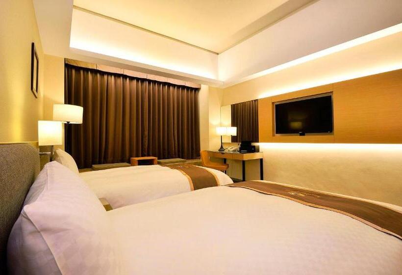 اتاق استاندارد, Tsun Huang