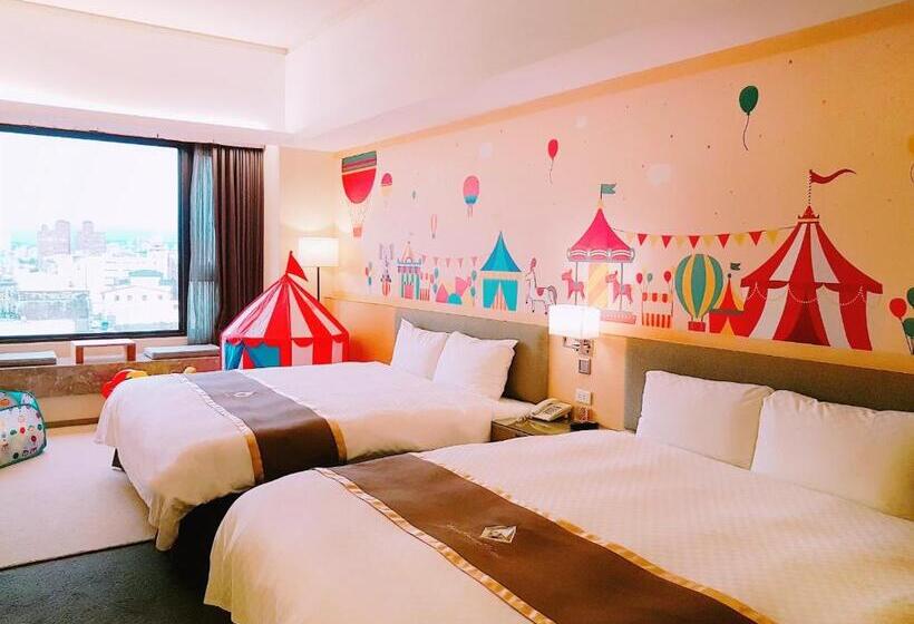 اتاق لوکس چهار تخته, Tsun Huang