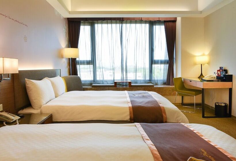 اتاق خانوادگی, Tsun Huang