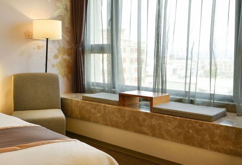 اتاق خانوادگی, Tsun Huang