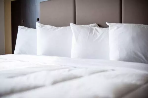 キングサイズベッドのスタンダードルーム, Western Star Inn And Suites Carlyle