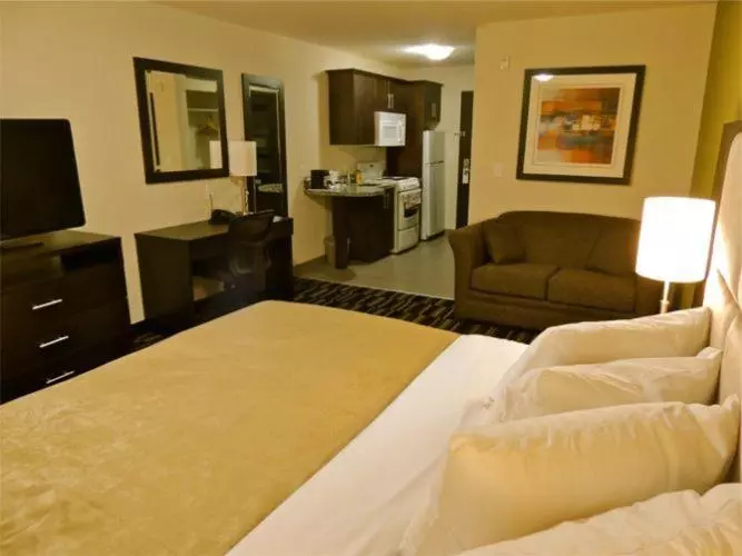 キングサイズベッドのスタンダードルーム, Western Star Inn And Suites Carlyle