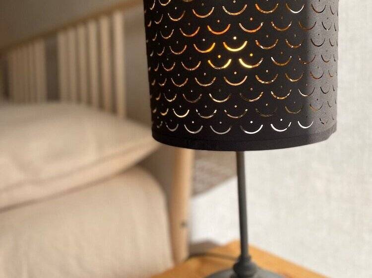 デラックススタジオ, Château Papounan