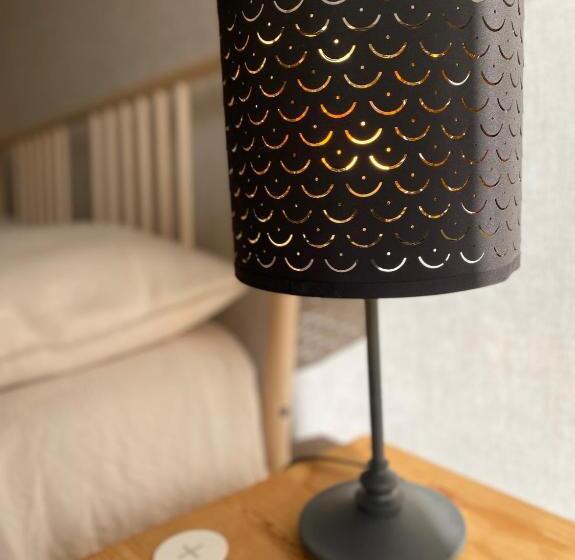 디럭스 스튜디오, Château Papounan