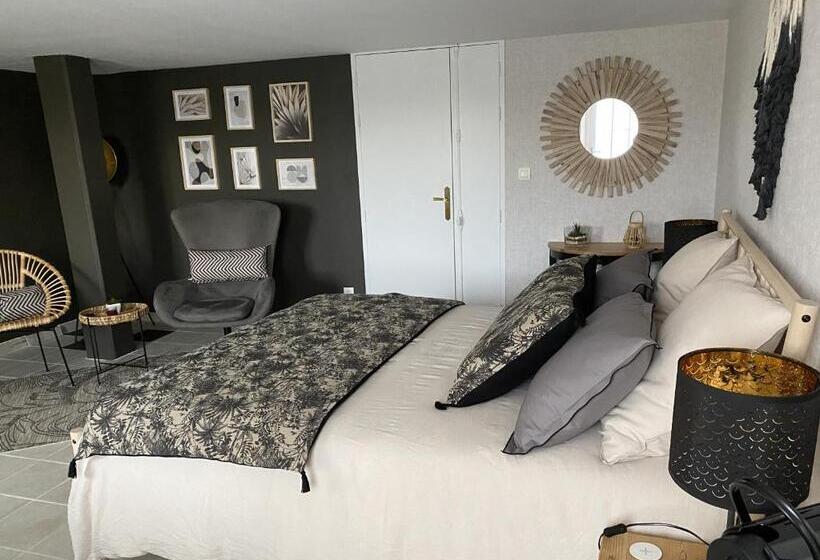 Студия Deluxe, Château Papounan