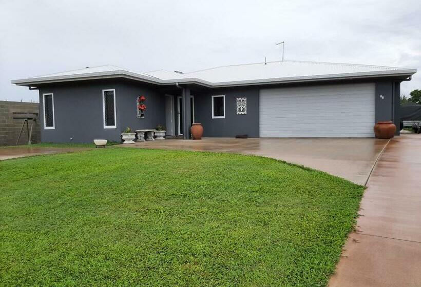 غرفة قياسية, Room In Guest Room   Cozy Room With Separate Entrance And Ensuit Bathroom