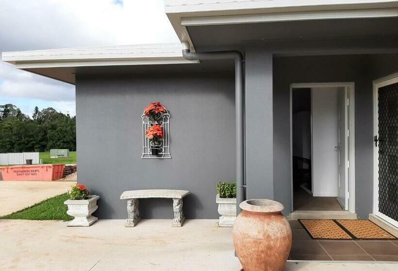 غرفة قياسية, Room In Guest Room   Cozy Room With Separate Entrance And Ensuit Bathroom