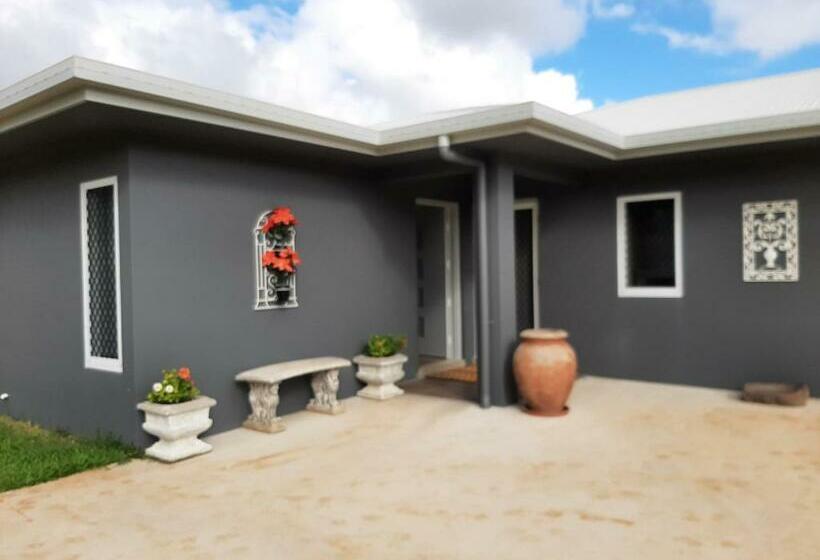 غرفة قياسية, Room In Guest Room   Cozy Room With Separate Entrance And Ensuit Bathroom