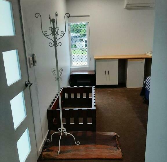 غرفة قياسية, Room In Guest Room   Cozy Room With Separate Entrance And Ensuit Bathroom