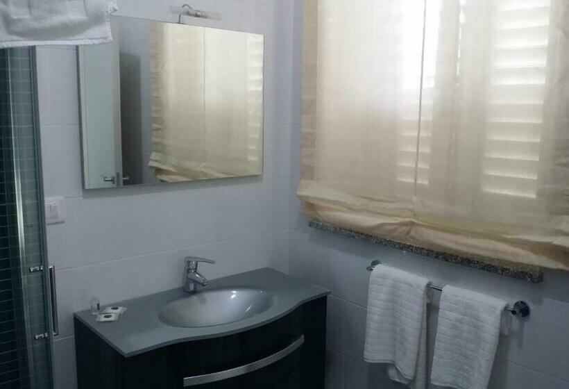 Номер Стандарт, Le Castella B&b