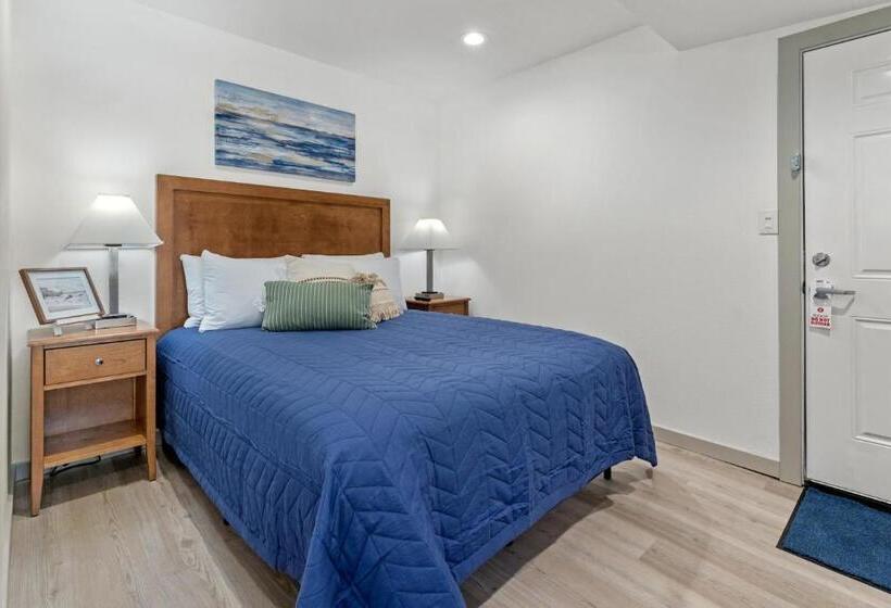 Номер Стандарт Индивидуальный, Extended Stay Gun Barrel City