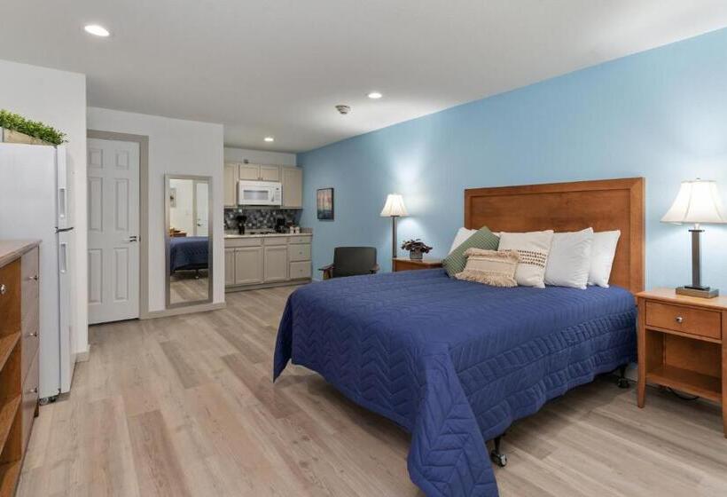 标准单人间, Extended Stay Gun Barrel City