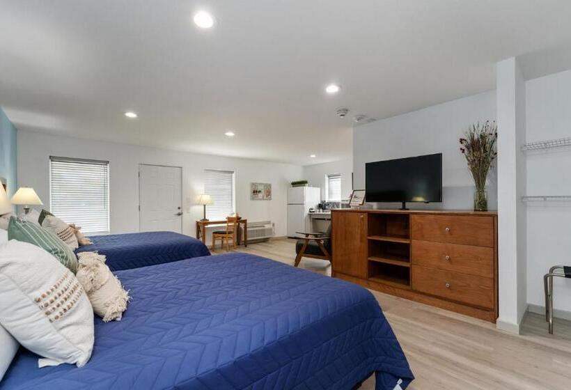 标准间, Extended Stay Gun Barrel City