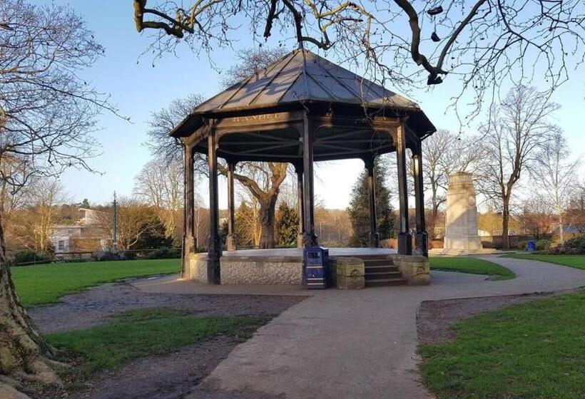 דירת שני חדרים, Maidstone Heights By Kasar Stays