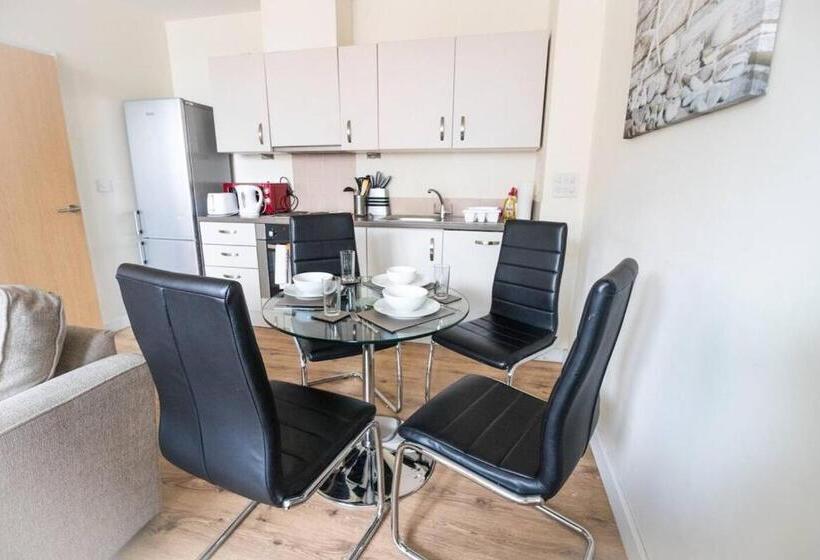 דירת שני חדרים, Maidstone Heights By Kasar Stays