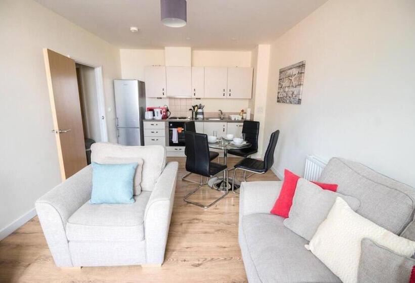 דירת שני חדרים, Maidstone Heights By Kasar Stays