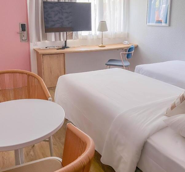 غرفة قياسية مزوَّدة بتراس, Kyriad Cannes   Mandelieu