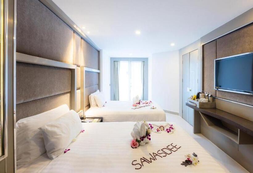 디럭스 패밀리 룸, Azure Hotel Pattaya