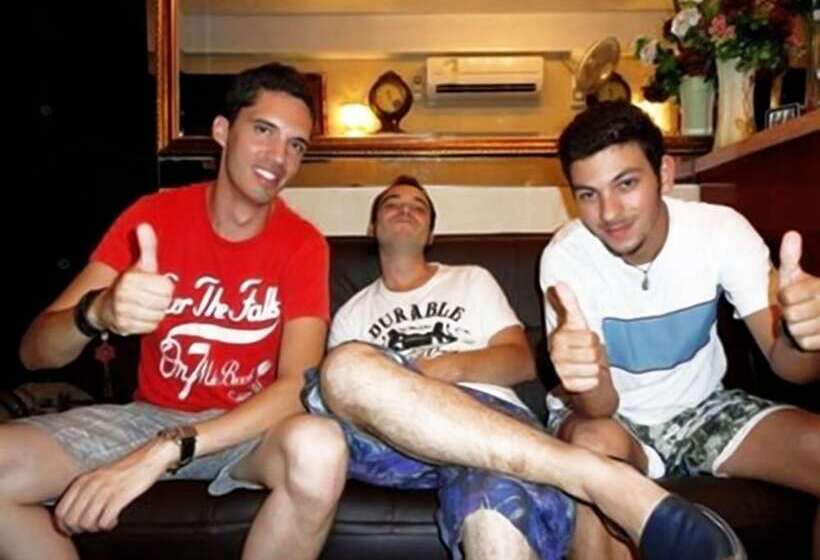 تختخواب در اتاق مشترک, Dhillon Hotel Hostel