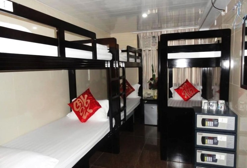 تختخواب در اتاق مشترک, Dhillon Hotel Hostel