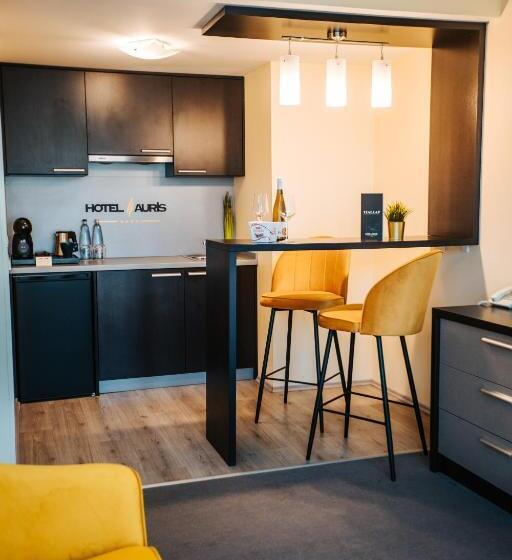 סוויטה דלוקס, Auris