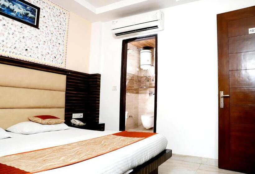 디럭스 룸, Baba Inn By Rcg Hotels