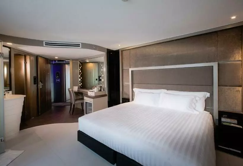 キングサイズベッドのデラックスルーム, Azure Hotel Pattaya