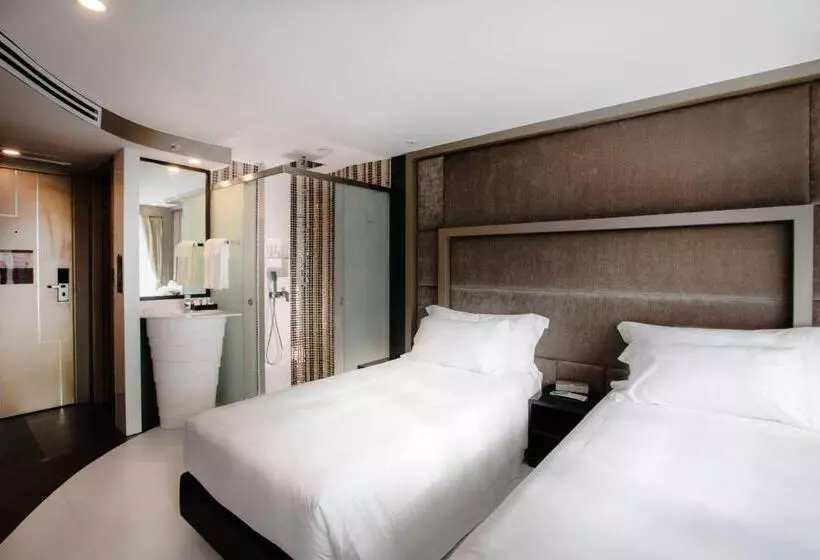 デラックスルーム, Azure Hotel Pattaya
