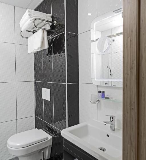 デラックスルーム, Demir Suite