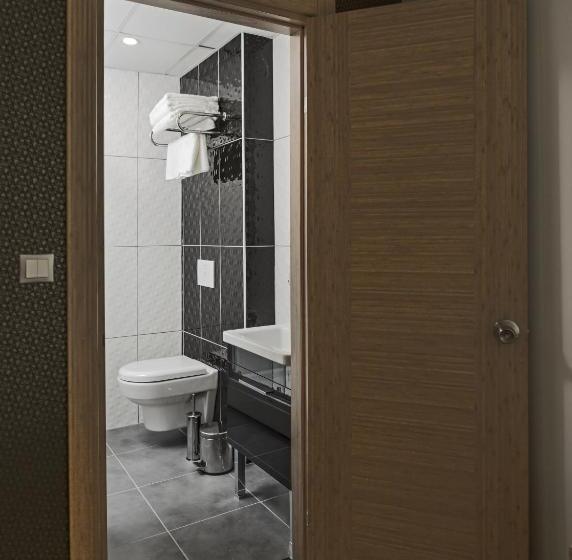 デラックスルーム, Demir Suite