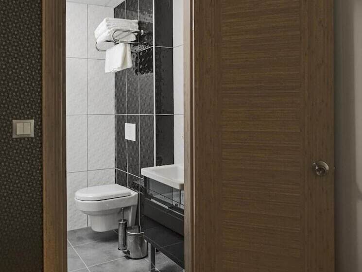 コンフォートトリプルルーム, Demir Suite