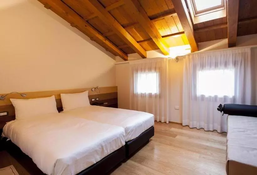 スーペリアールーム, Elliot Osteria E Dormire In Collina