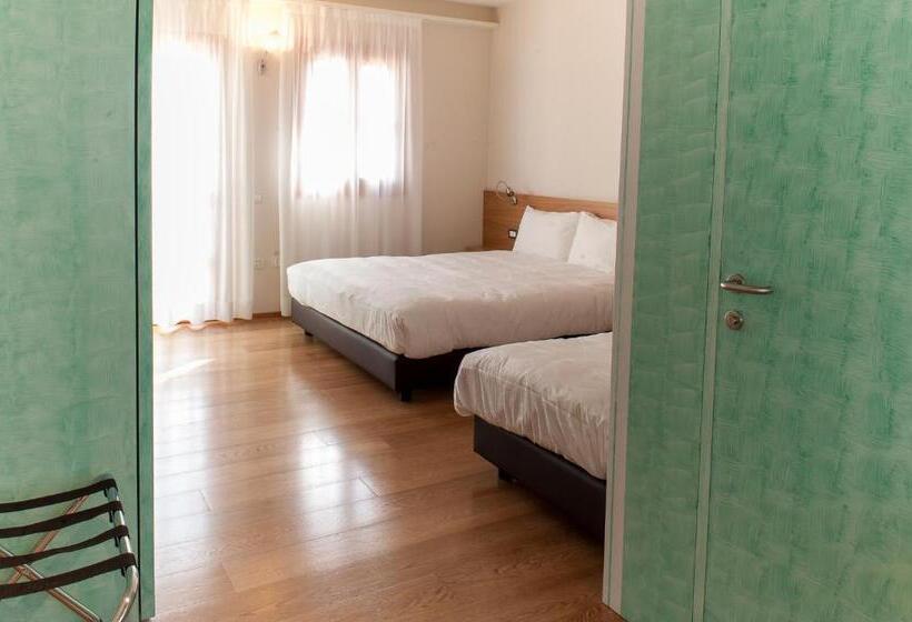 Номер Deluxe с Балконом, Elliot Osteria E Dormire In Collina