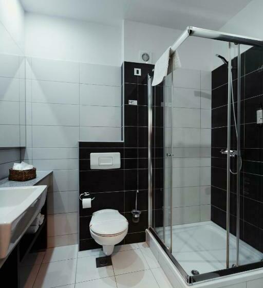 اتاق استاندارد یک نفره, Emporium