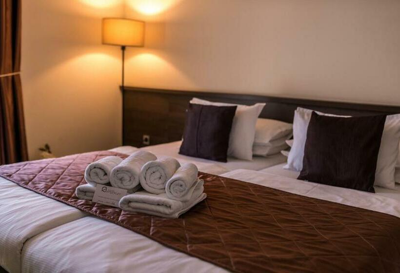 اتاق استاندارد یک نفره, Emporium