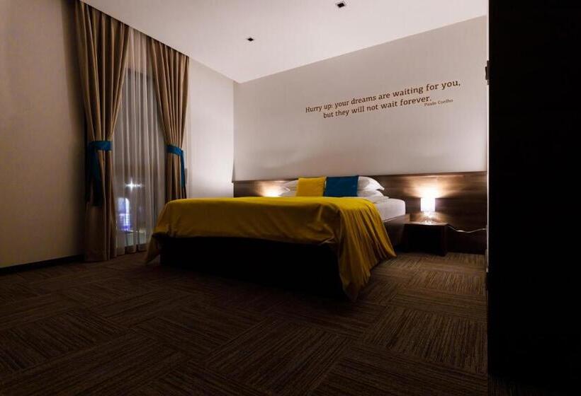 اتاق استاندارد یک نفره, Emporium